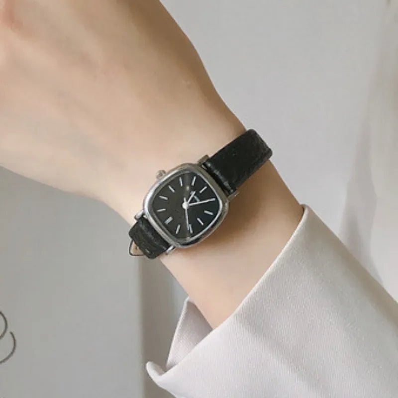 Storazone All Black 2 / CHINA Retro Brown Women Watches Qualities Small Ladies Wristwatches Vintage Leather Bracelet Watch Fashion Brand Female Envío Gratis
