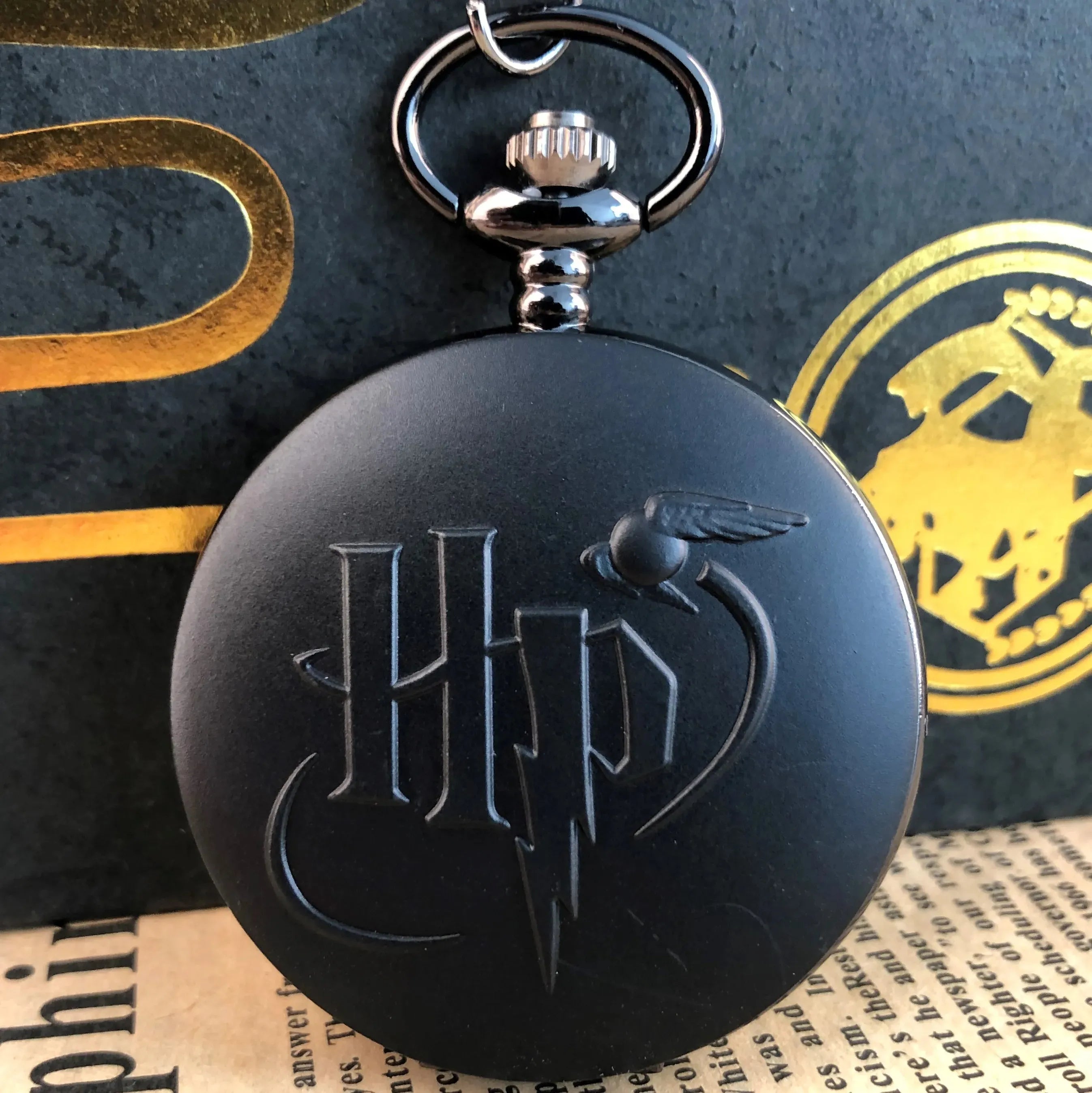 Storazone black Classic popular letter pattern movie theme Quartz pocket watch white dial Roman numerals necklace male and female students gift