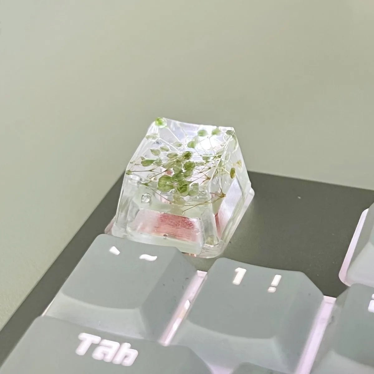 Storazone Green A 1Pcs High Quality Epoxy DIY Translucent Leaves Dry Flowers Paper Cross Axis Mechanical Keyboard Keycap Universal Accessories