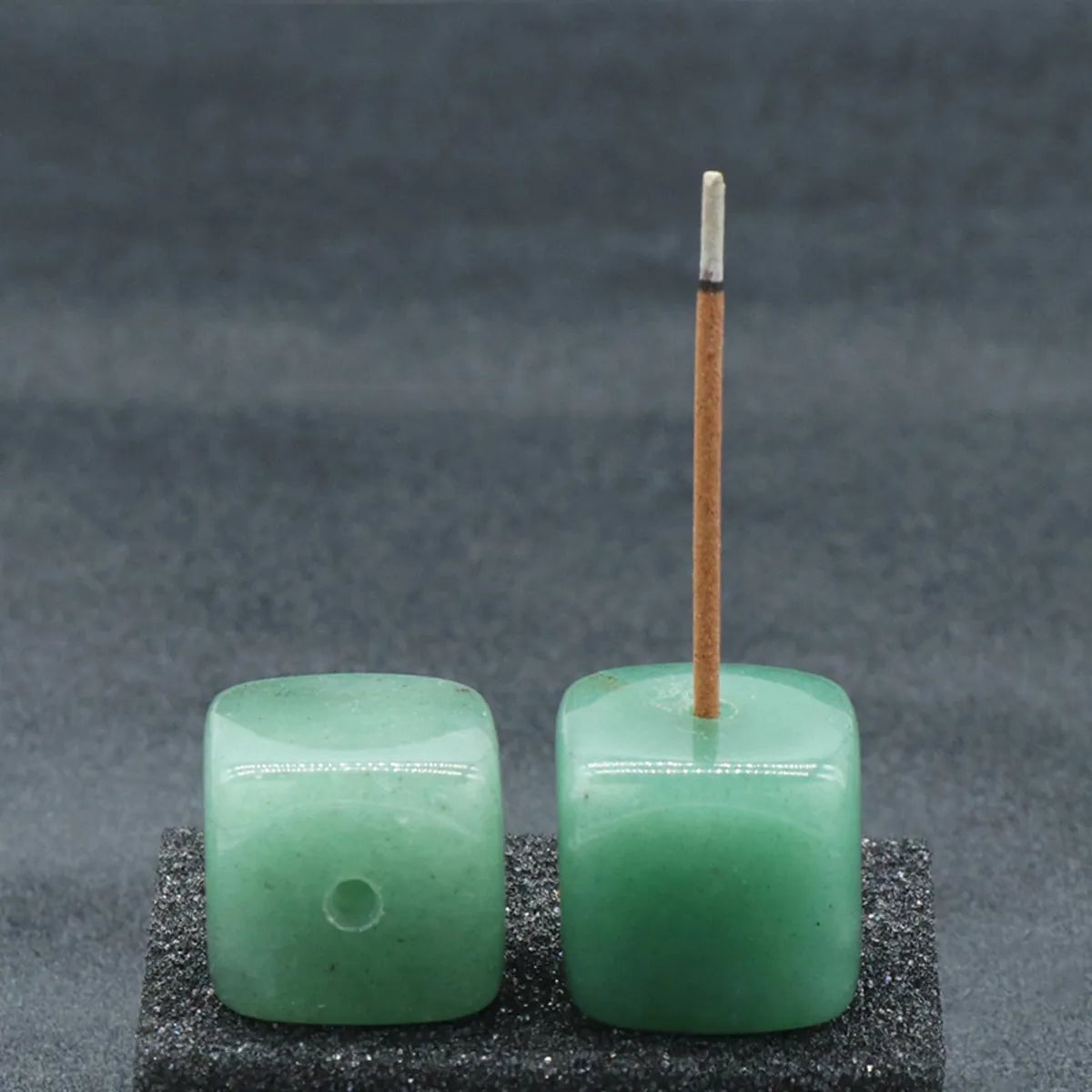 Storazone Green Aventurine / 20mm-Hole 3mm 1pcs Natural Crystal Incense Sticks Holder Coil Censer Burner Rock Quartz Stone Base Buddhist Indoor Altar Table Home Decoration