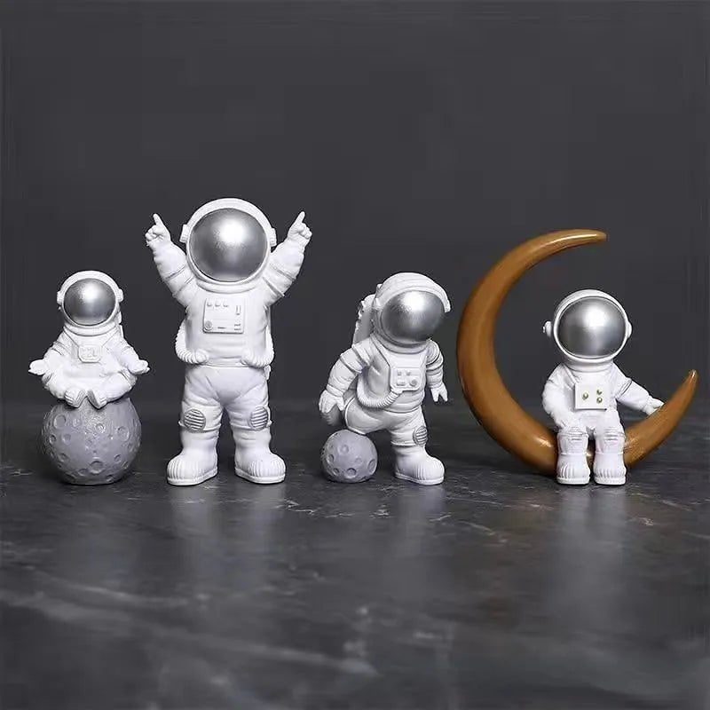 Storazone Sliver 4pcs 4 pcs Astronaut Figure Statue Figurine Spaceman Sculpture Educational Toy Desktop Home Decoration Astronaut Model For Kids Gift