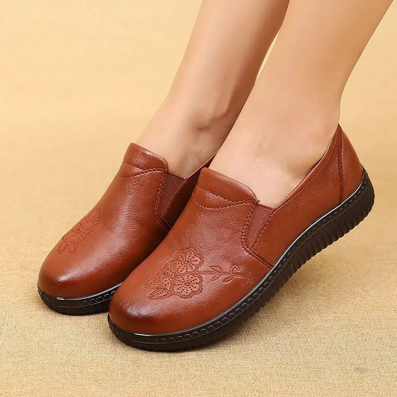 Storazone WB-379 Brown / 8.5 / CN Moccasins Mom Flats Shoes Soft Sole Loafers Round Toe ShoesNew Spring and Autumn Flat Sole Non slip Female Casual Leather Shoes