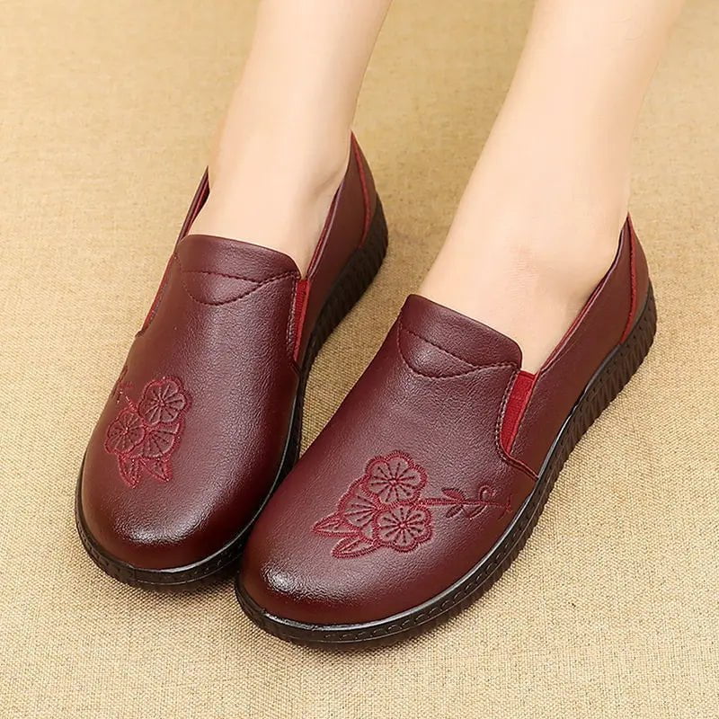 Storazone WB-379 Wine red / 9 / CN Moccasins Mom Flats Shoes Soft Sole Loafers Round Toe ShoesNew Spring and Autumn Flat Sole Non slip Female Casual Leather Shoes